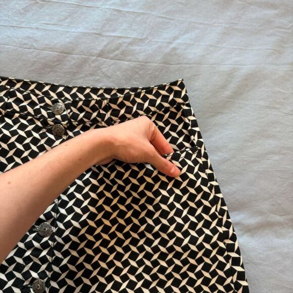 LOB Black & White Geometric Print Mini Skirt - Picture 3 of 9